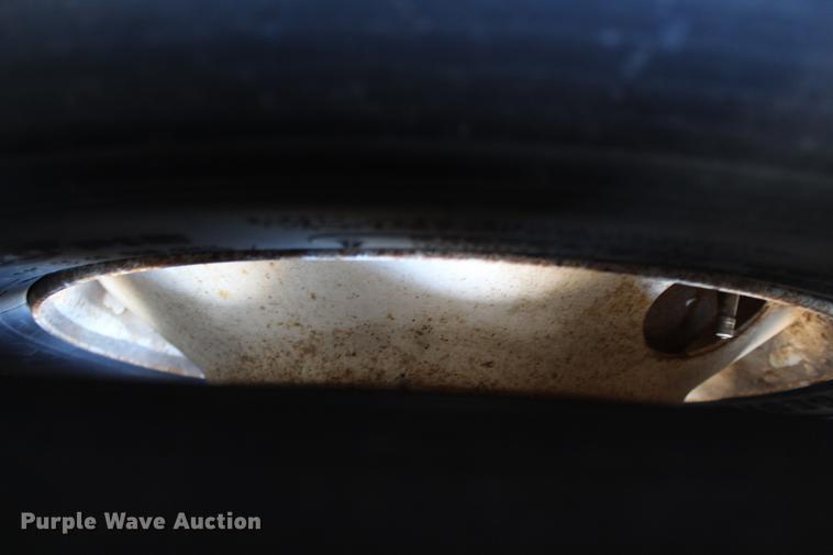 image for item DC7723 1987 Wilson PSDCL-208 livestock trailer