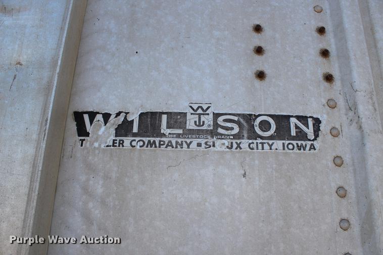 image for item DC7723 1987 Wilson PSDCL-208 livestock trailer