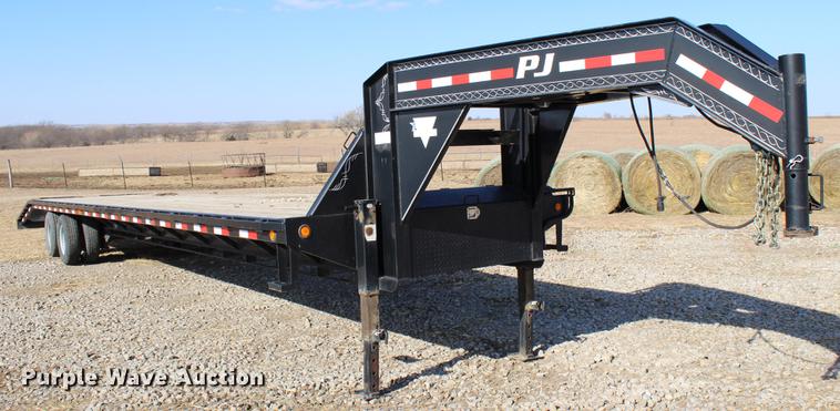 image for item DC7724 2009 PJ Trailers equipment trailer