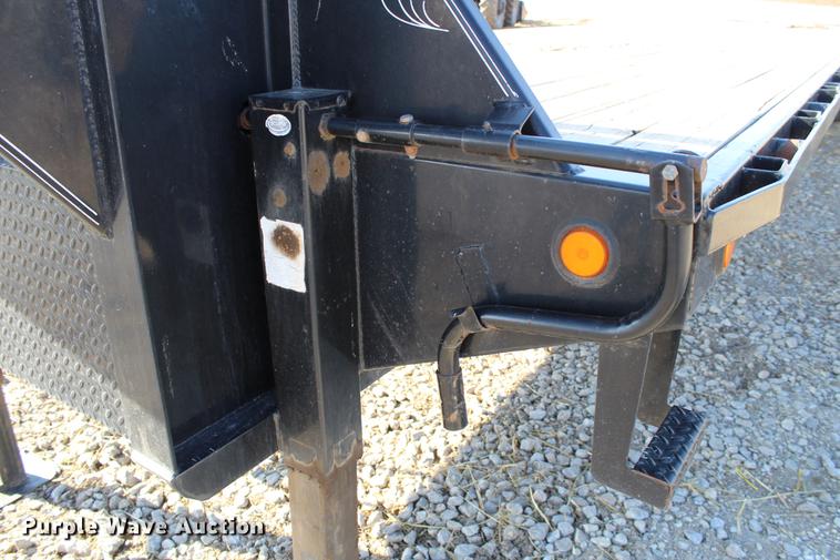 image for item DC7724 2009 PJ Trailers equipment trailer