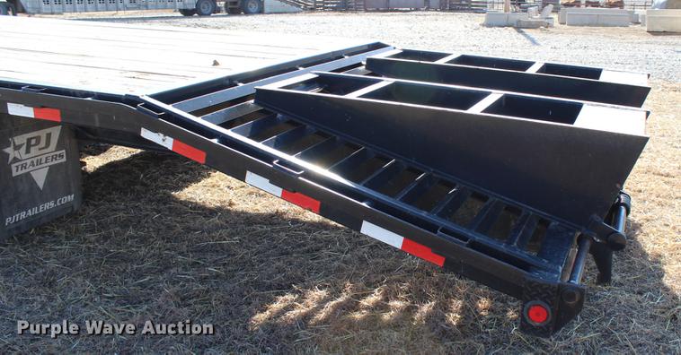 image for item DC7724 2009 PJ Trailers equipment trailer