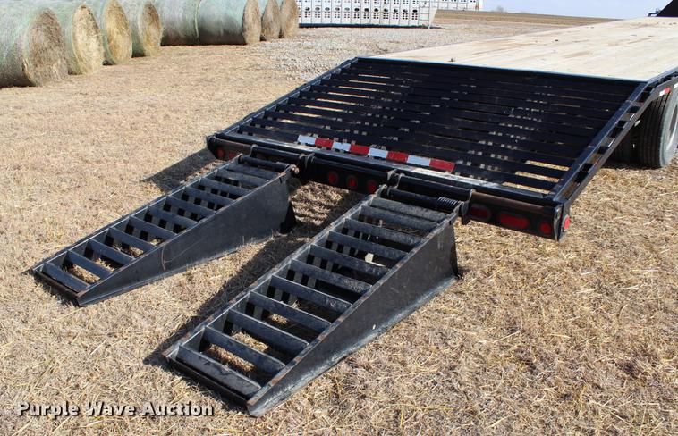 image for item DC7724 2009 PJ Trailers equipment trailer