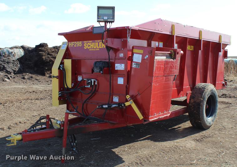 image for item DC7725 2015 Schuler HF295 feed wagon