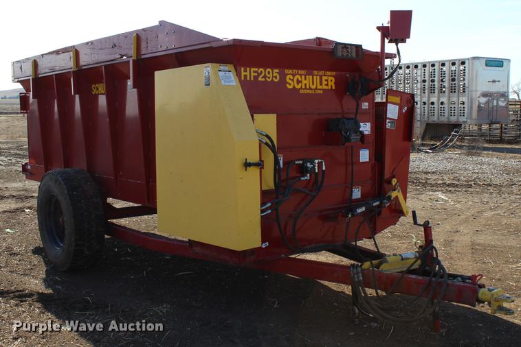 image for item DC7725 2015 Schuler HF295 feed wagon