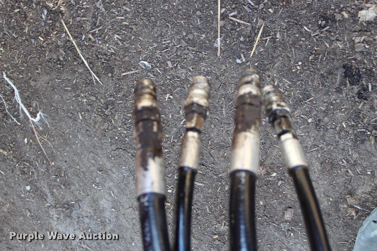 image for item DC7725 2015 Schuler HF295 feed wagon