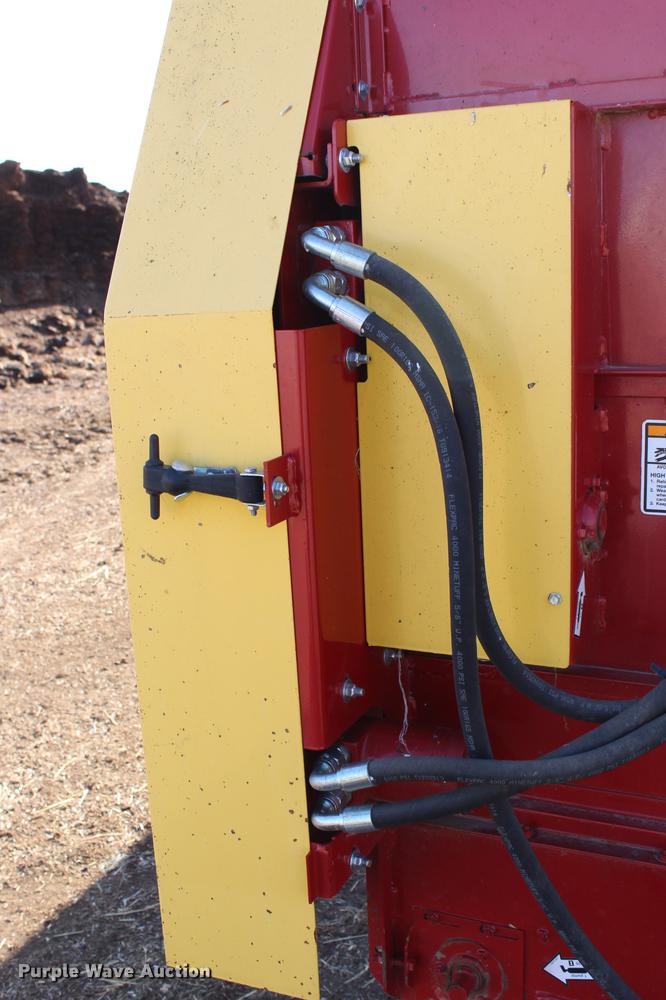 image for item DC7725 2015 Schuler HF295 feed wagon