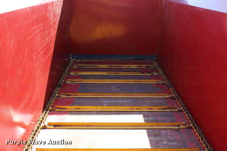 image for item DC7725 2015 Schuler HF295 feed wagon