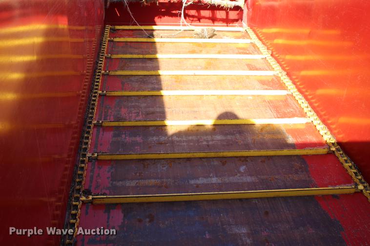 image for item DC7725 2015 Schuler HF295 feed wagon