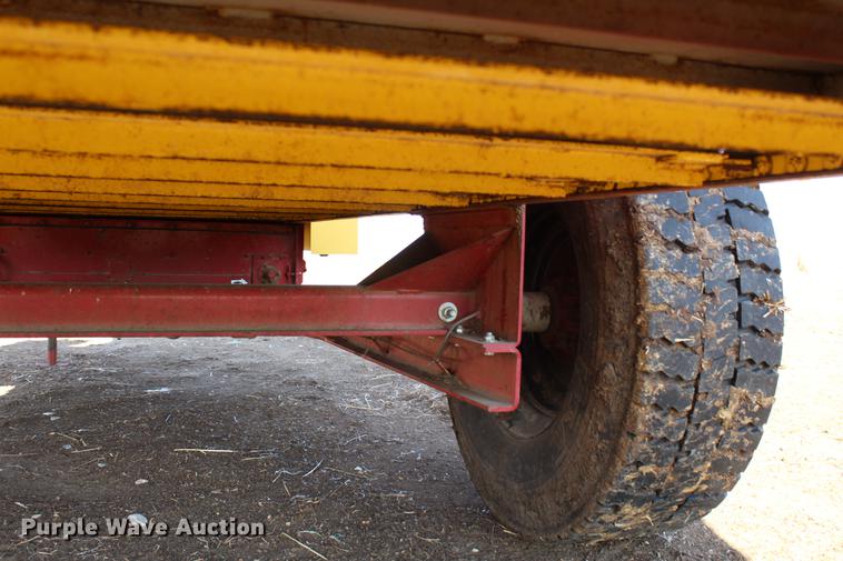 image for item DC7725 2015 Schuler HF295 feed wagon