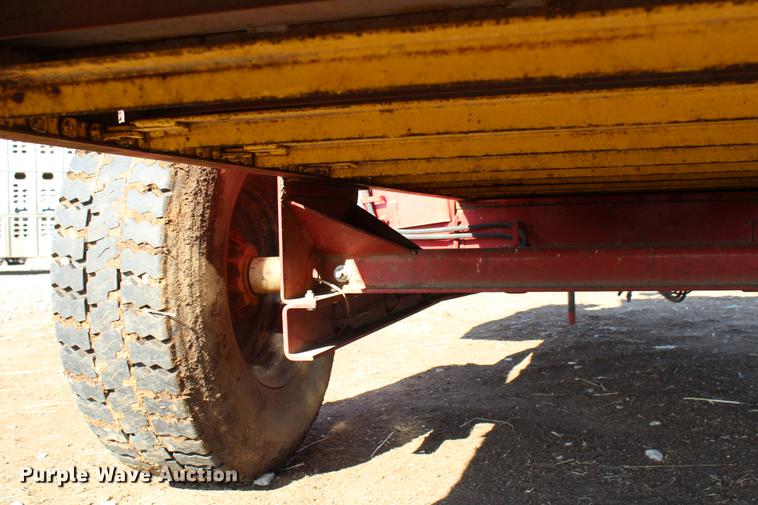 image for item DC7725 2015 Schuler HF295 feed wagon