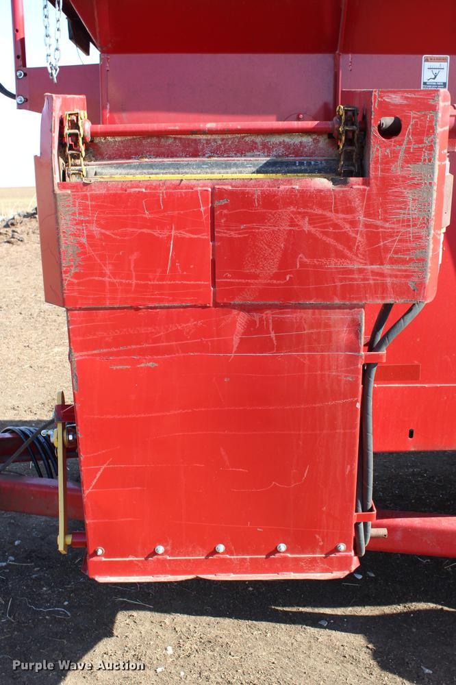 image for item DC7725 2015 Schuler HF295 feed wagon