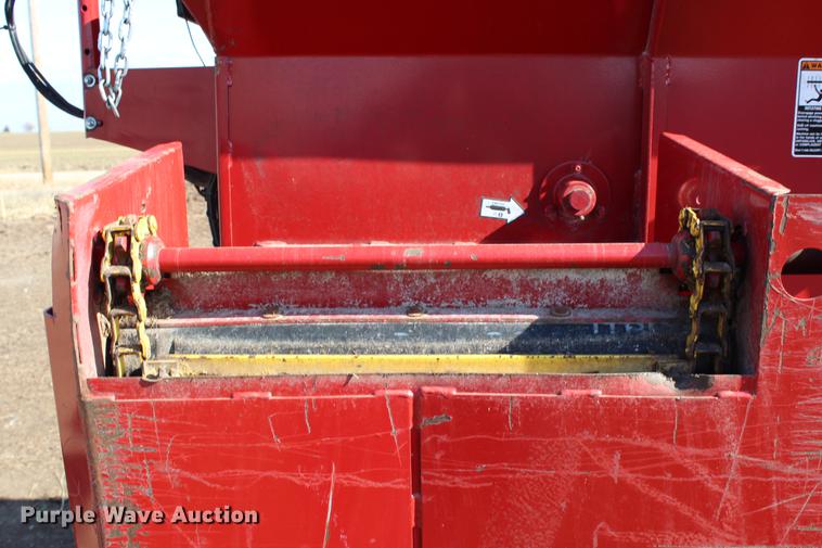 image for item DC7725 2015 Schuler HF295 feed wagon