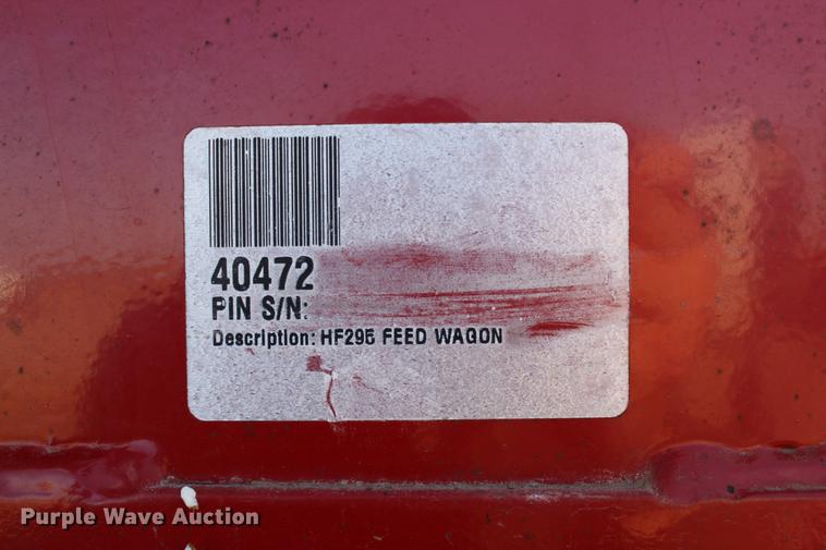 image for item DC7725 2015 Schuler HF295 feed wagon