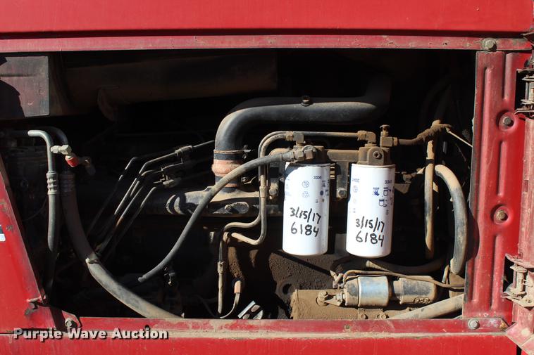 image for item DC7734 1982 International 5288 tractor