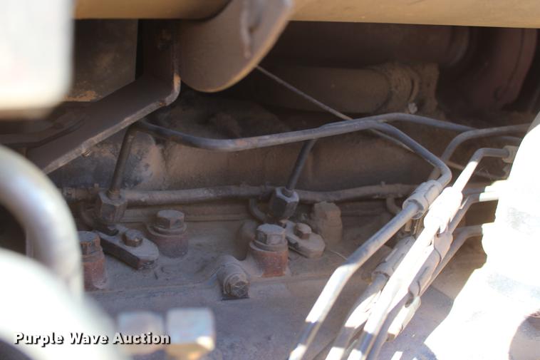 image for item DC7734 1982 International 5288 tractor