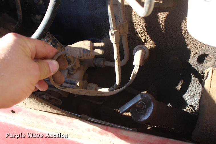 image for item DC7734 1982 International 5288 tractor