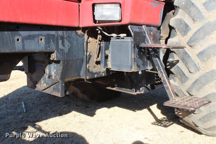 image for item DC7734 1982 International 5288 tractor