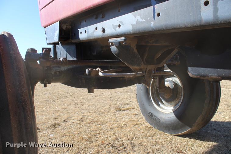 image for item DC7734 1982 International 5288 tractor