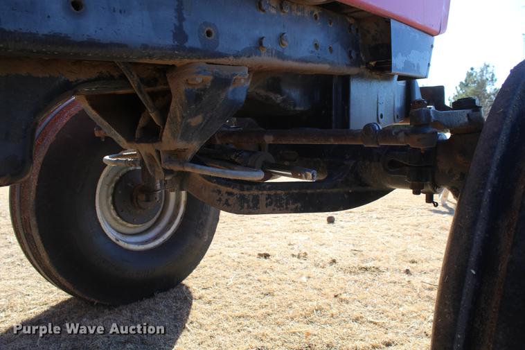 image for item DC7734 1982 International 5288 tractor