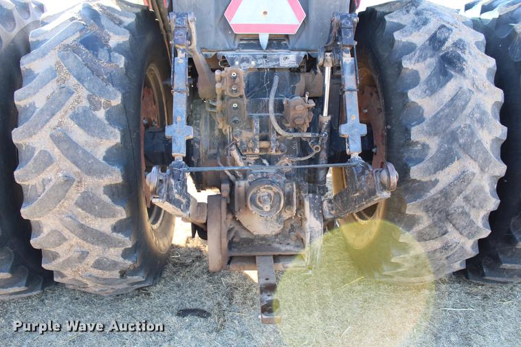 image for item DC7734 1982 International 5288 tractor