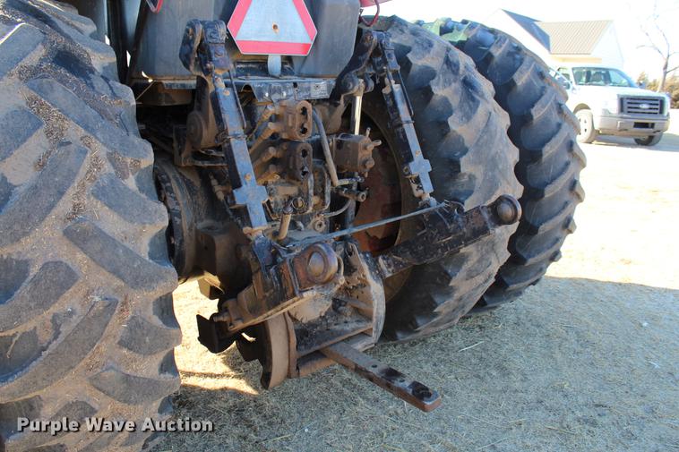 image for item DC7734 1982 International 5288 tractor