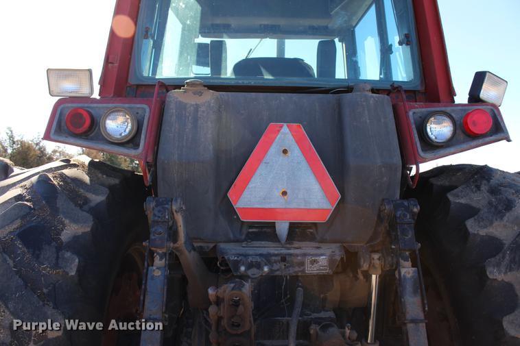 image for item DC7734 1982 International 5288 tractor