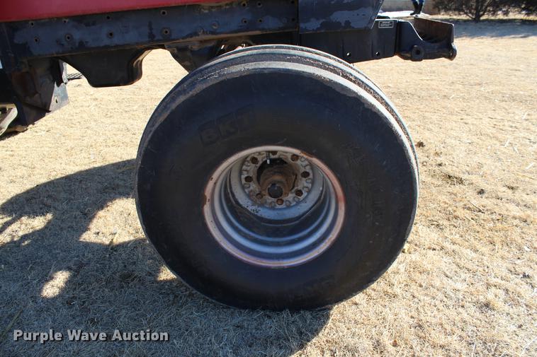 image for item DC7734 1982 International 5288 tractor