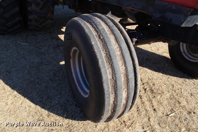 image for item DC7734 1982 International 5288 tractor