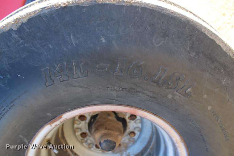 image for item DC7734 1982 International 5288 tractor