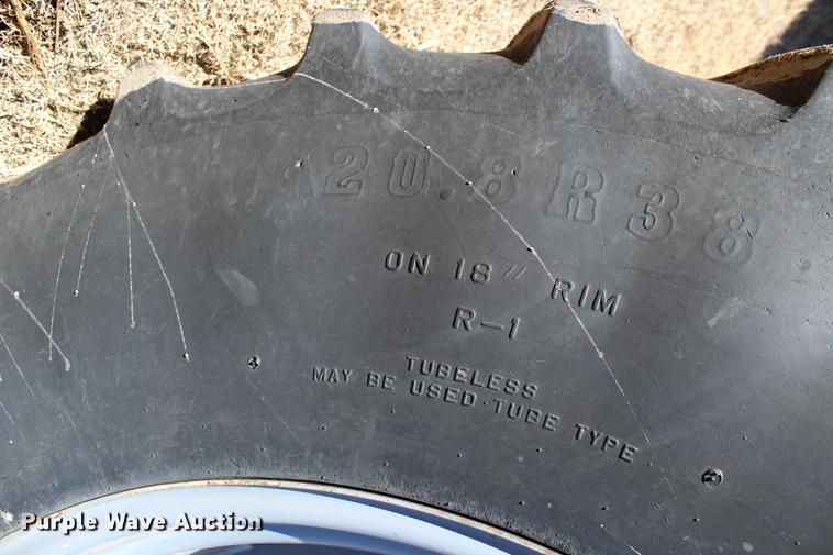 image for item DC7734 1982 International 5288 tractor