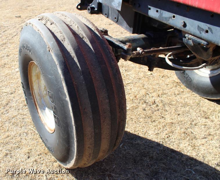 image for item DC7734 1982 International 5288 tractor