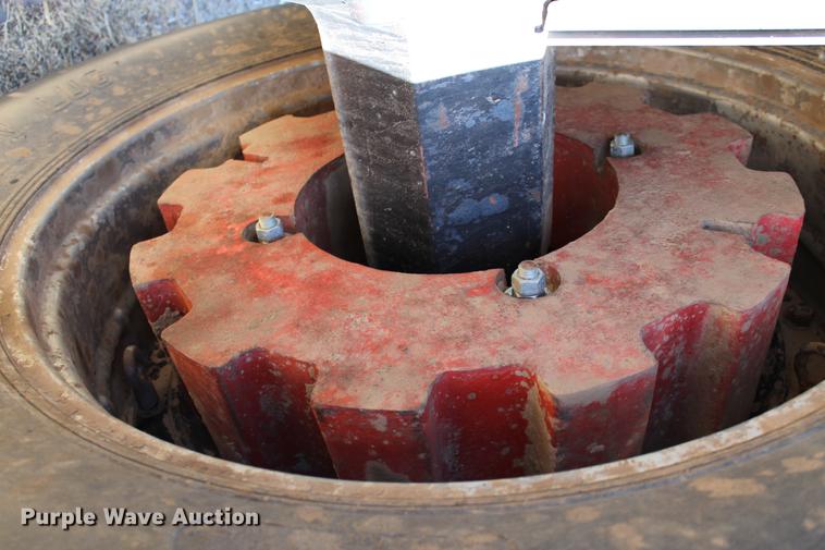 image for item DC7734 1982 International 5288 tractor