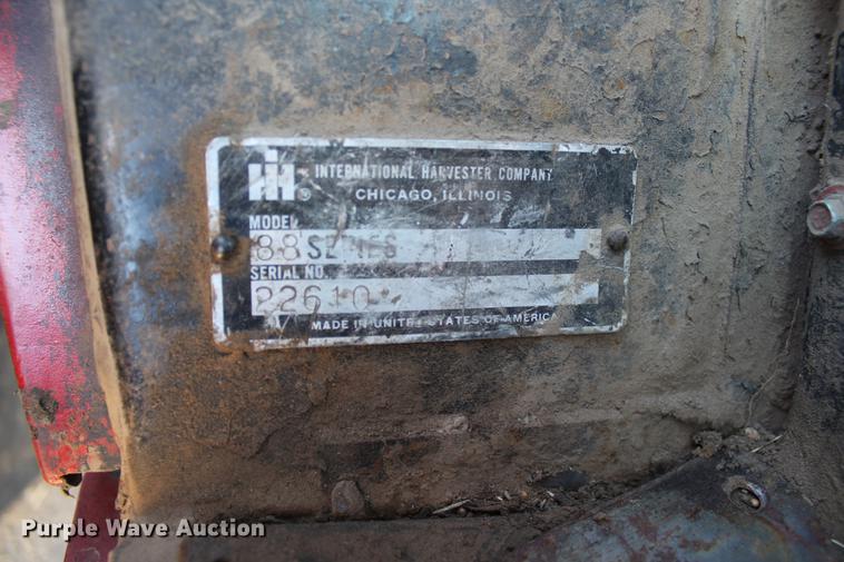 image for item DC7734 1982 International 5288 tractor