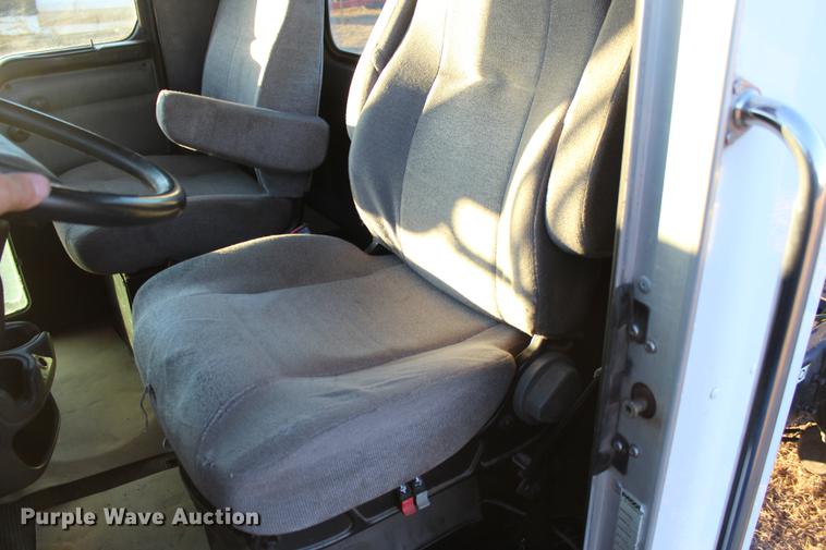 image for item DC7736 2004 Kenworth T300 semi truck