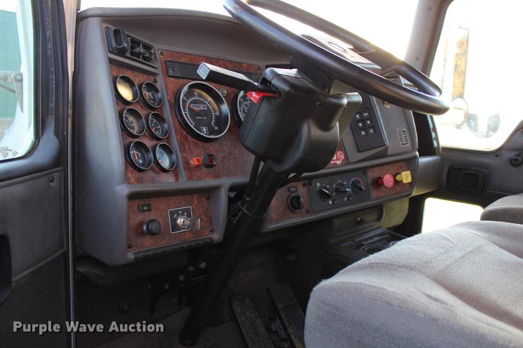 image for item DC7736 2004 Kenworth T300 semi truck