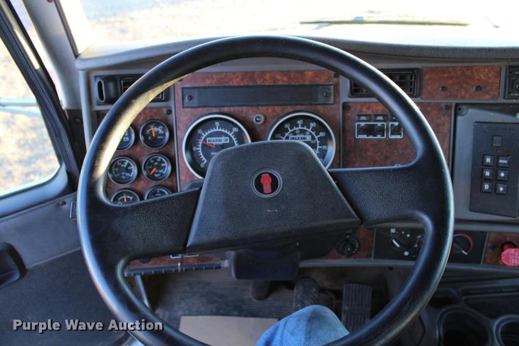 image for item DC7736 2004 Kenworth T300 semi truck