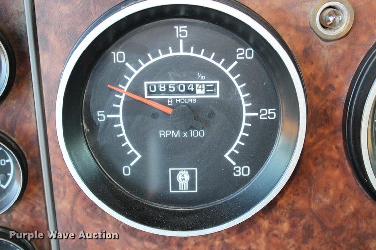 image for item DC7736 2004 Kenworth T300 semi truck