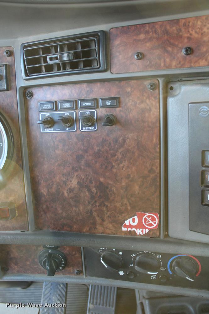 image for item DC7736 2004 Kenworth T300 semi truck