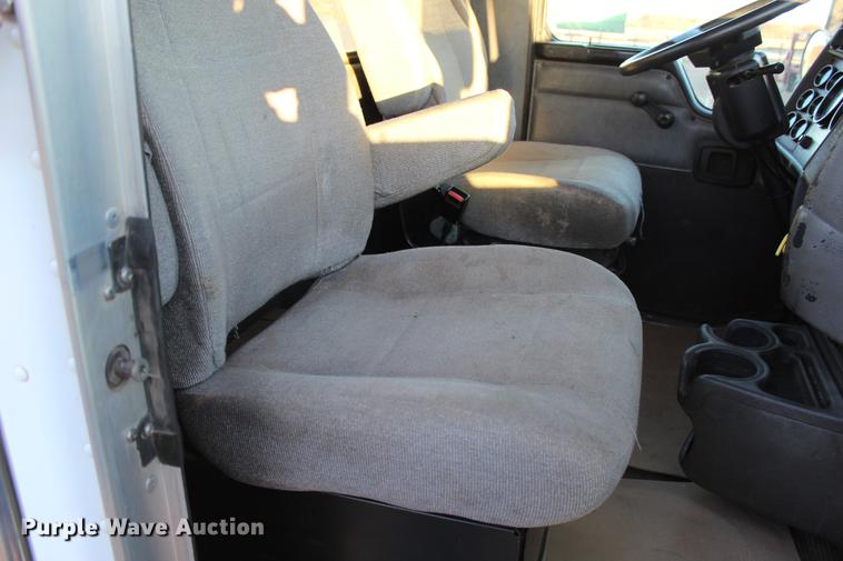 image for item DC7736 2004 Kenworth T300 semi truck