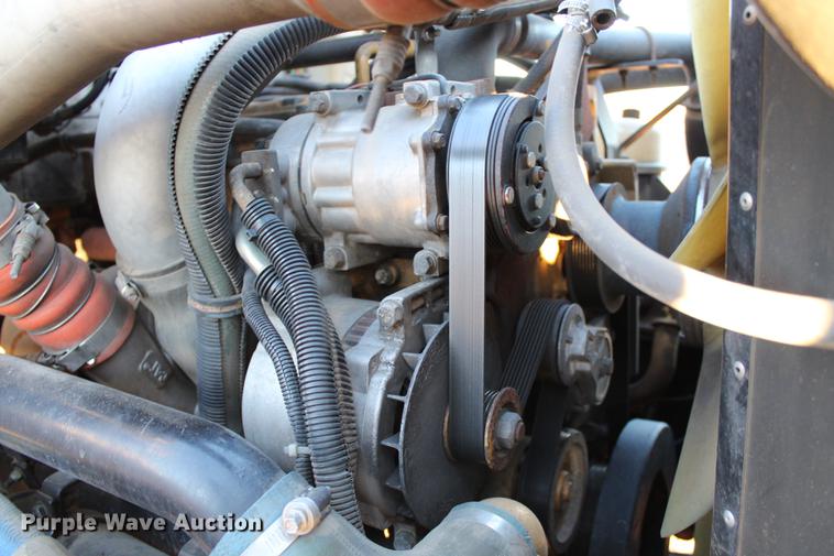 image for item DC7736 2004 Kenworth T300 semi truck