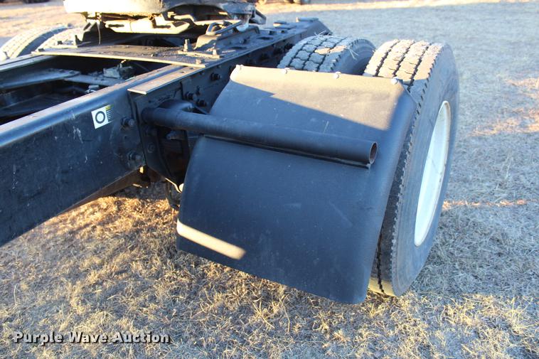 image for item DC7736 2004 Kenworth T300 semi truck