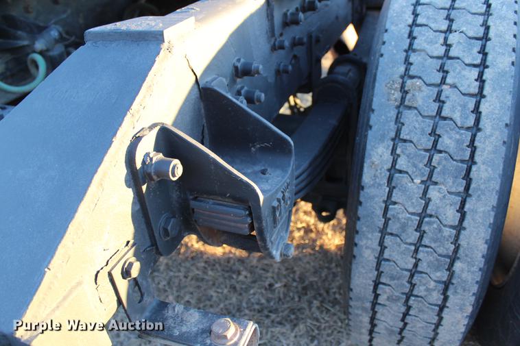 image for item DC7736 2004 Kenworth T300 semi truck