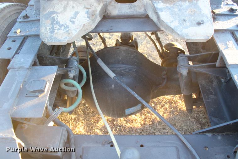 image for item DC7736 2004 Kenworth T300 semi truck