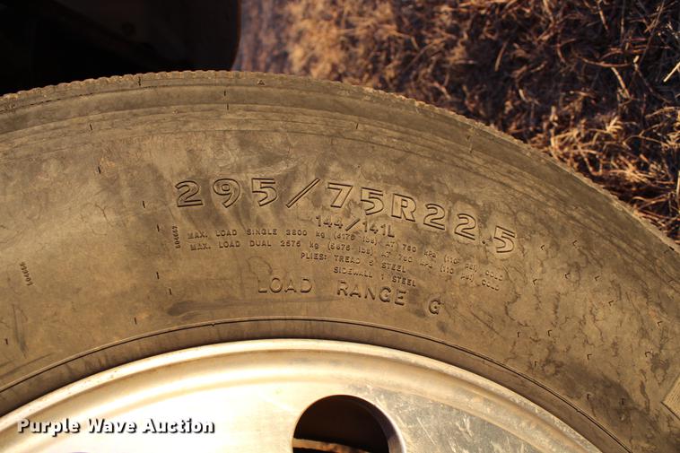 image for item DC7736 2004 Kenworth T300 semi truck