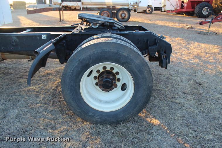 image for item DC7736 2004 Kenworth T300 semi truck