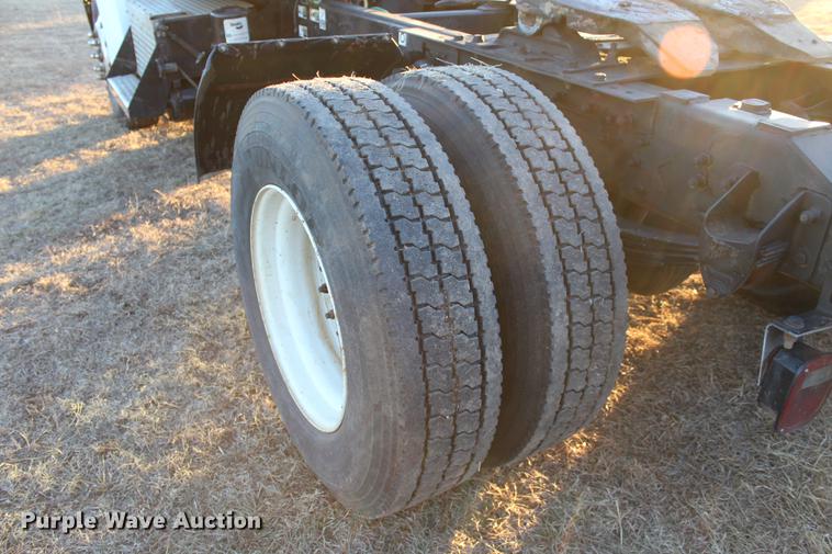 image for item DC7736 2004 Kenworth T300 semi truck