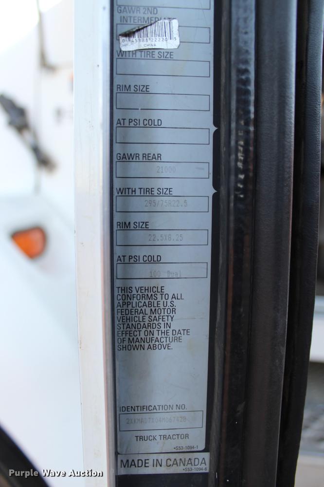 image for item DC7736 2004 Kenworth T300 semi truck