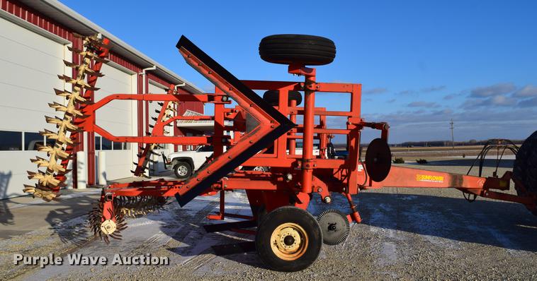 image for item DC7749 Sunflower 3640-20 sweep plow