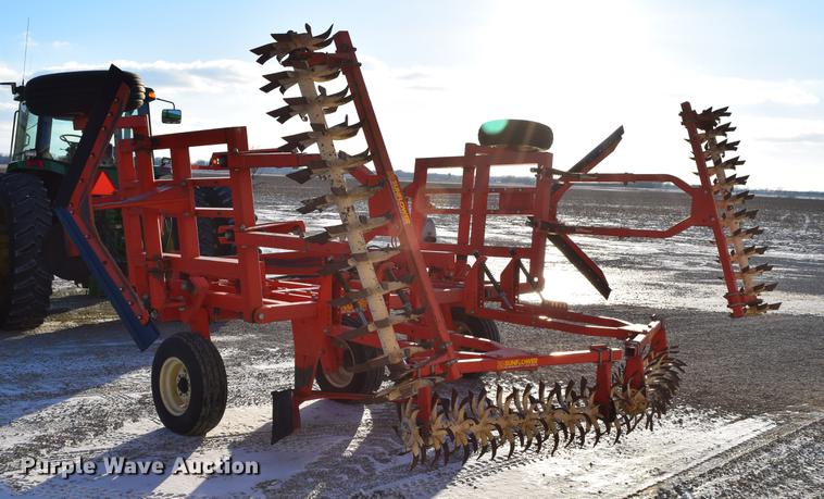 image for item DC7749 Sunflower 3640-20 sweep plow