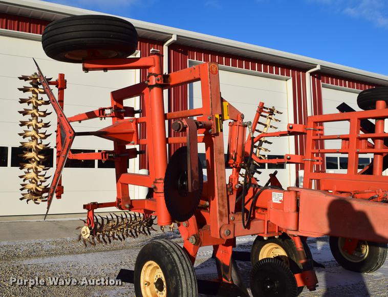 image for item DC7749 Sunflower 3640-20 sweep plow